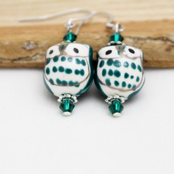 Emerald Green Porcelain Owl Beaded Earrings - Handmade & Hypoallergenic - Picture 5 of 7